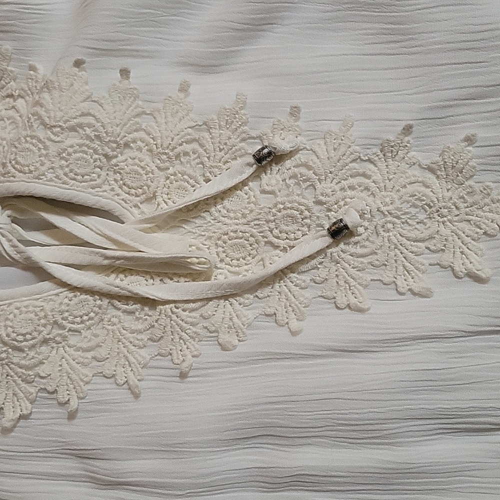 ๐๏ธ Naif Anthropologie Boho Crochet Midi Dress Women's Small White Lace Tassel - Picture 2 of 10